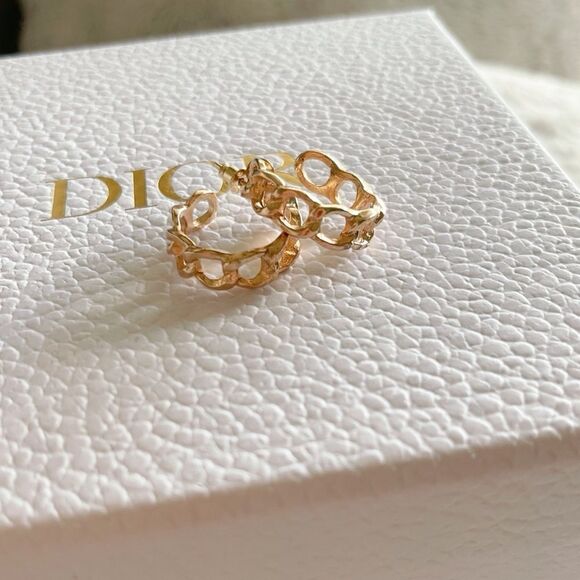 Mme_Chic Jewelry - Gold Hoop Chain Earrings